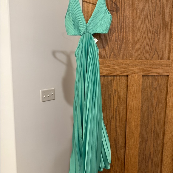 NWT A&F Giselle Pleated Cutout Maxi Dress - Picture 2 of 5